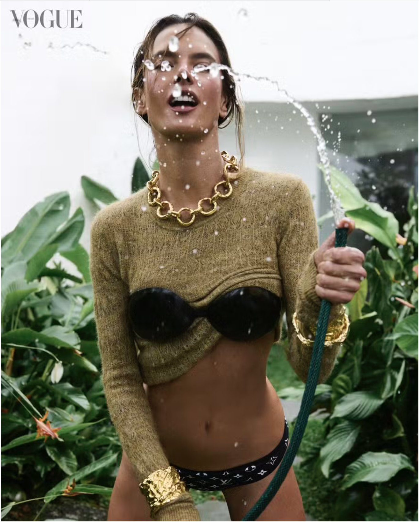 Yalangoch yosh ayollar fotosuratlari Jada Stivens dikni soradi va vannada kunnilingus oladi